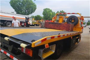 南部附近拖车电话号码服务