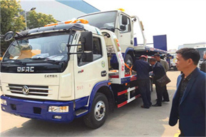 南部汽车道路救援拖车价格